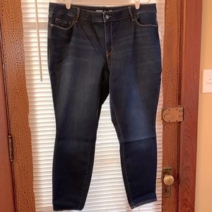 BRAND NEW, Old Navy skinny jeans, size 20